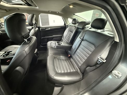 Used 2014 Ford Fusion SE w/ Equipment Group 202A image 24