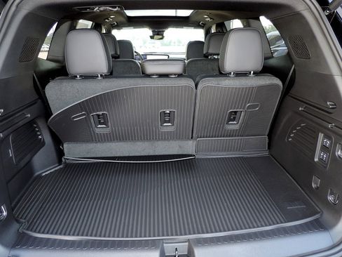 New 2025 Buick Enclave Avenir w/ Super Cruise Package image 12