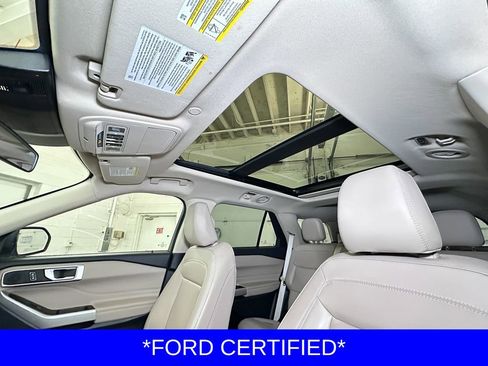 Certified 2022 Ford Explorer XLT w/ Equipment Group 202A image 4