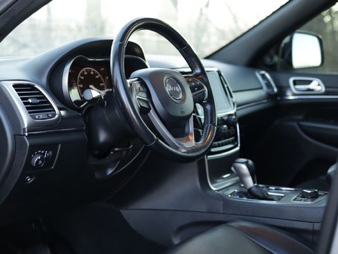 Used 2020 Jeep Grand Cherokee Limited image 9
