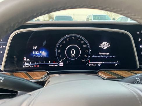 Used 2022 Cadillac Escalade ESV Premium Luxury Platinum image 22