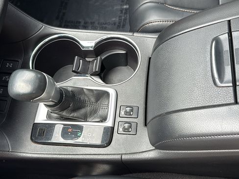 Used 2018 Toyota Highlander XLE AWD/4WD image 23