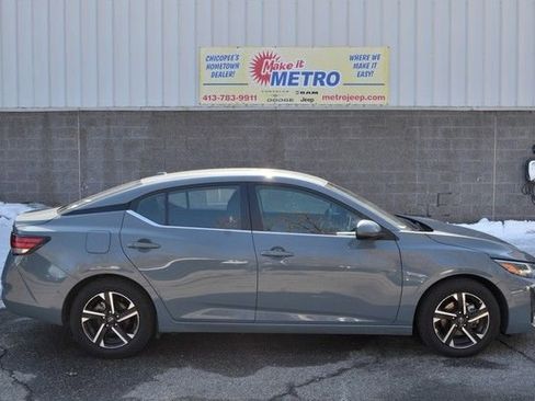 Used 2024 Nissan Sentra SV image 9