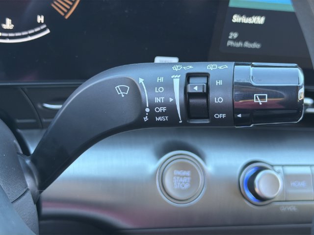 Used 2027 Hyundai Kona SE FWD image 29