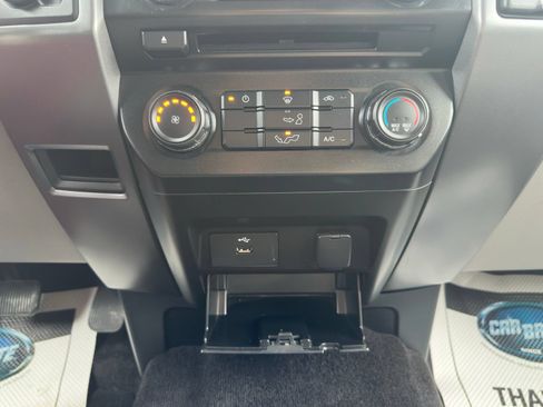 Used 2016 Ford F150 XLT AWD/4WD image 12