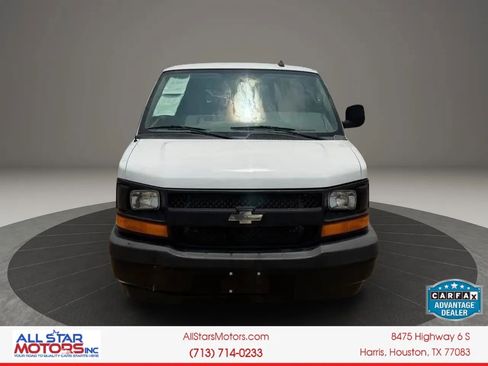 Used 2017 Chevrolet Express 2500 LS RWD image 2