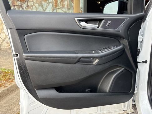 Used 2022 Ford Edge SE w/ Black Appearance Package image 14