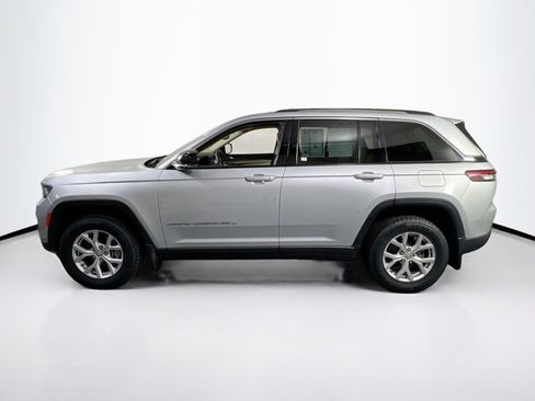 Used 2022 Jeep Grand Cherokee Limited w/ Trailer Tow Prep Group (B) image 8