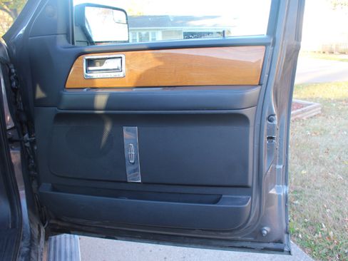 Used 2014 Lincoln Navigator 2WD w/ Equipment Group 101A image 39