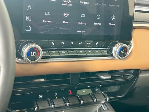 Used 2024 GMC Canyon AT4 w/ Technology Package image 15