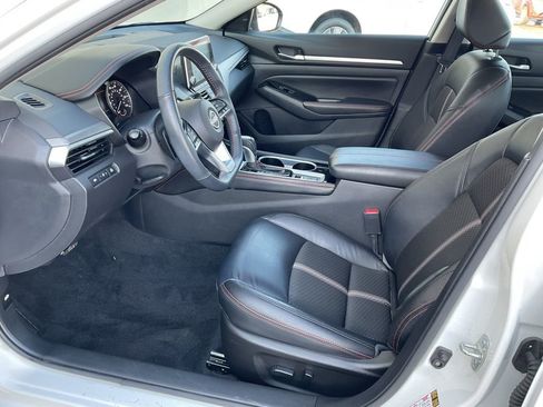 Used 2024 Nissan Altima 2.5 SR image 10