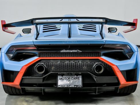 Used 2022 Lamborghini Huracan STO RWD image 11