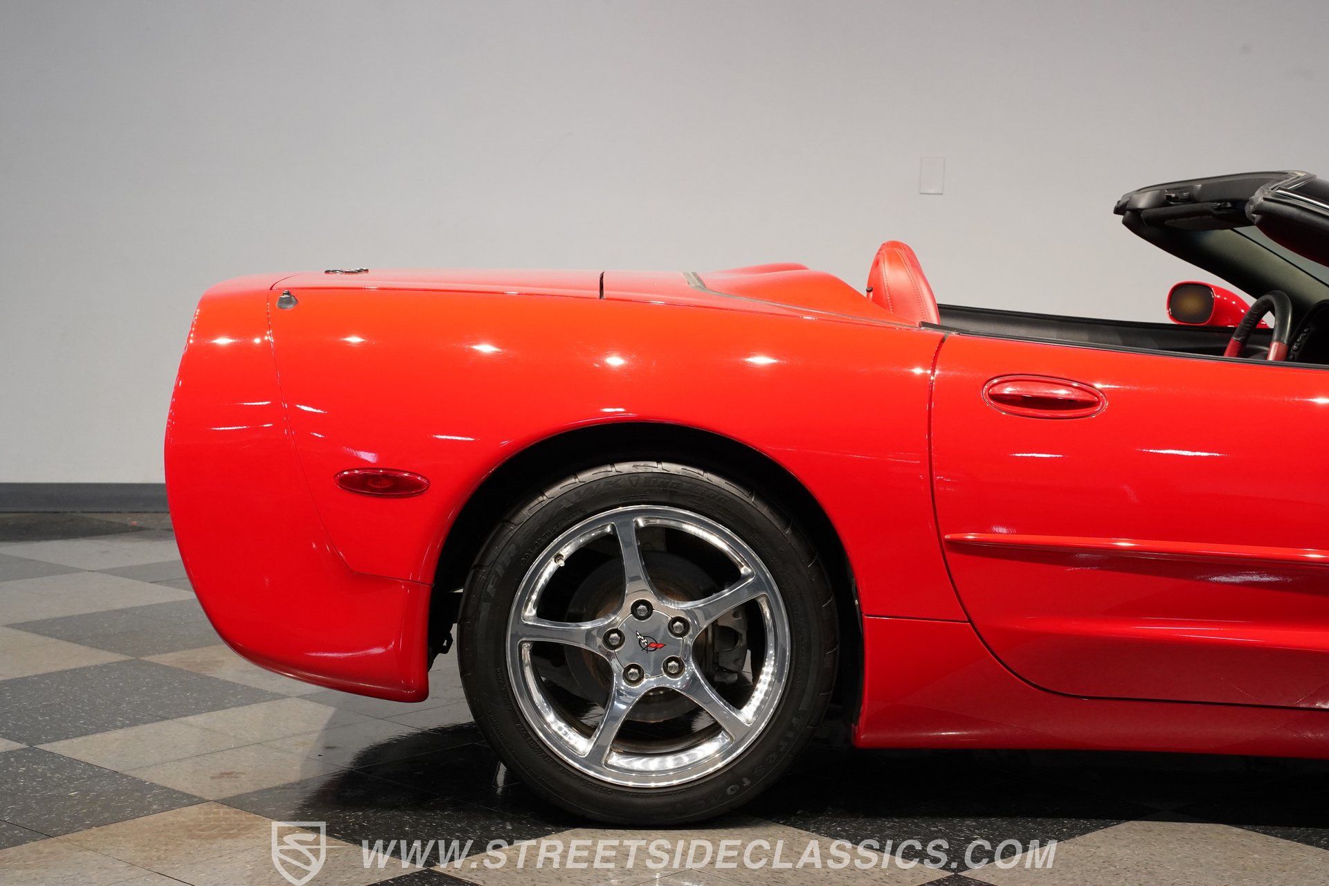 Used 2004 Chevrolet Corvette Convertible w/ Preferred Equipment Group RWD image 30