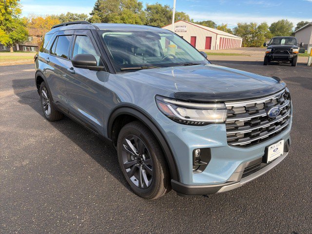 Used 2026 Ford Explorer Active AWD/4WD image 7