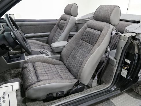 Used 1989 Ford Mustang LX image 17
