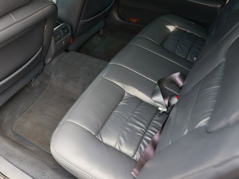 Used 1999 Lincoln Town Car Executive image 8