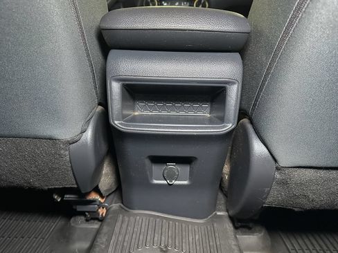Used 2020 Toyota RAV4 LE w/ All Weather Liner Package AWD/4WD image 25