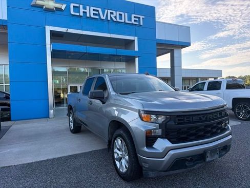 Used 2023 Chevrolet Silverado 1500 Custom AWD/4WD image 3