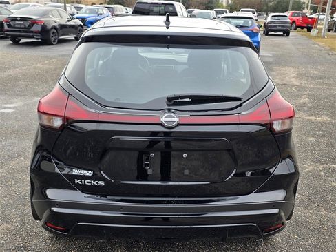 Used 2024 Nissan Kicks S image 4