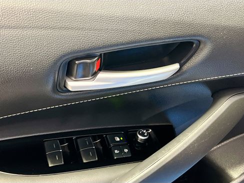Used 2021 Toyota Corolla SE image 16
