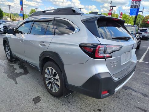Used 2025 Subaru Outback Touring AWD/4WD image 6