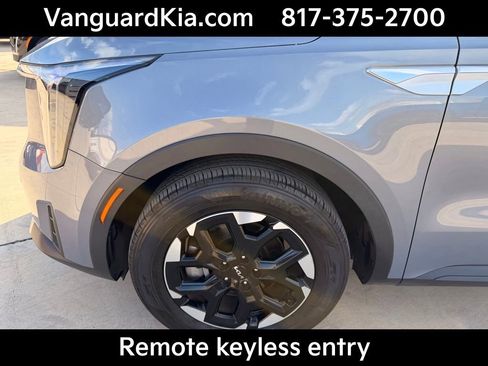 Certified 2025 Kia Sorento S image 8