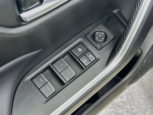 Used 2025 Toyota RAV4 XLE FWD image 20
