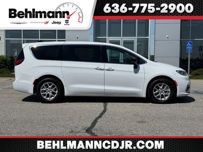 Used 2024 Chrysler Pacifica Touring-L