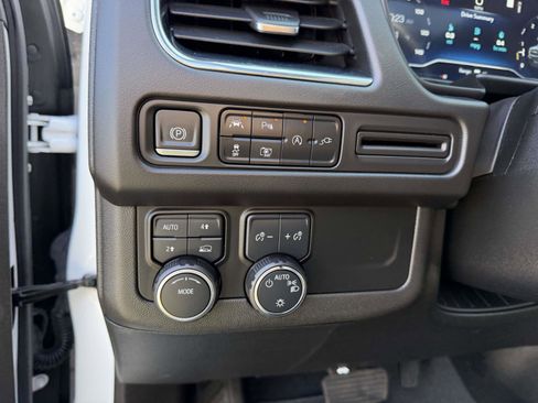 Certified 2022 Chevrolet Tahoe RST w/ Luxury Package AWD/4WD image 19