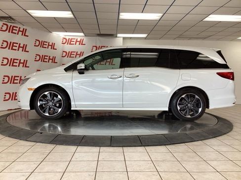 Used 2024 Honda Odyssey Elite image 4