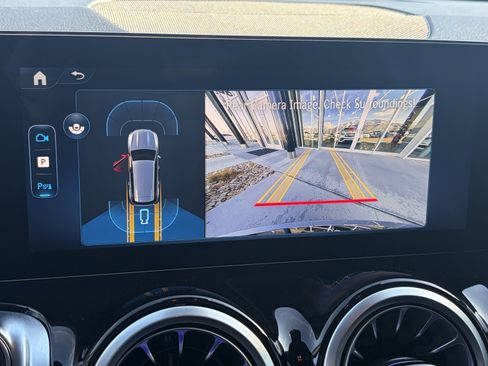 Certified 2025 Mercedes-Benz GLB 250 4MATIC image 22