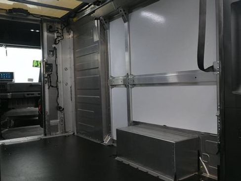 Used 2024 Chevrolet Brightdrop 400 w/ Commercial Equipment Package AWD/4WD image 18