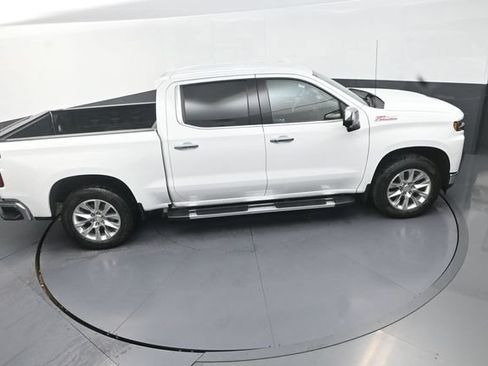 Used 2021 Chevrolet Silverado 1500 LTZ w/ Z71 Off-Road Package AWD/4WD image 18