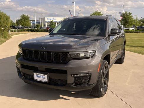 Used 2023 Jeep Grand Cherokee L Limited w/ Luxury Tech Group II image 2