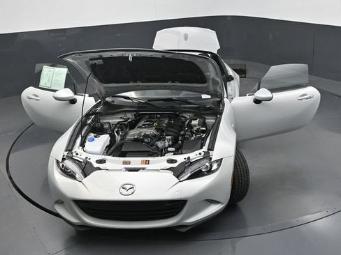 Used 2019 MAZDA MX-5 Miata RF Grand Touring RWD image 38