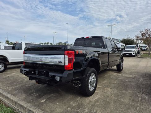 Used 2018 Ford F350 Platinum w/ Platinum Ultimate Package image 3
