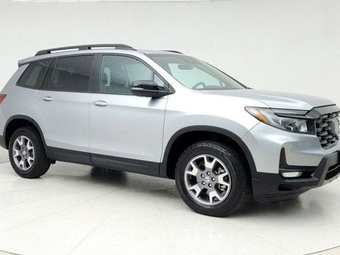 Used 2023 Honda Passport TrailSport image 3