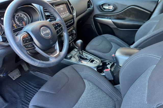 Used 2019 Jeep Cherokee Latitude w/ Popular Appearance Group AWD/4WD image 10
