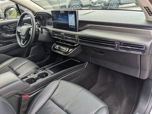 Used 2025 Lincoln Corsair Reserve FWD image 14