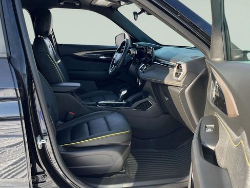 Used 2025 Chevrolet TrailBlazer ACTIV w/ Driver Confidence Package image 31