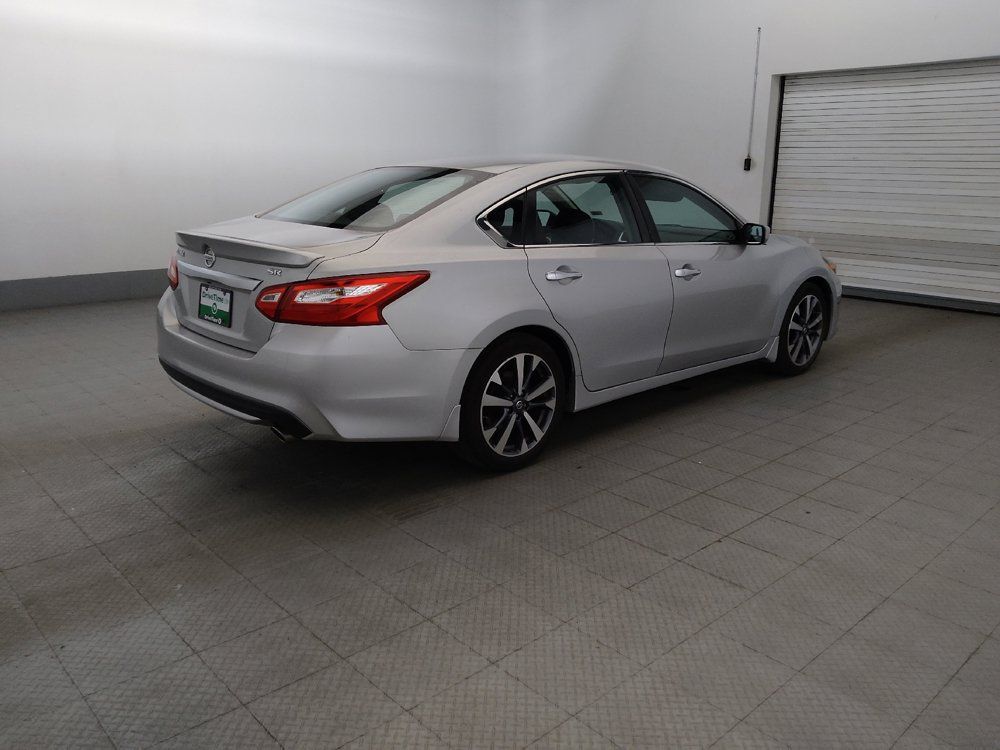 Used 2016 Nissan Altima 2.5 SR FWD image 10