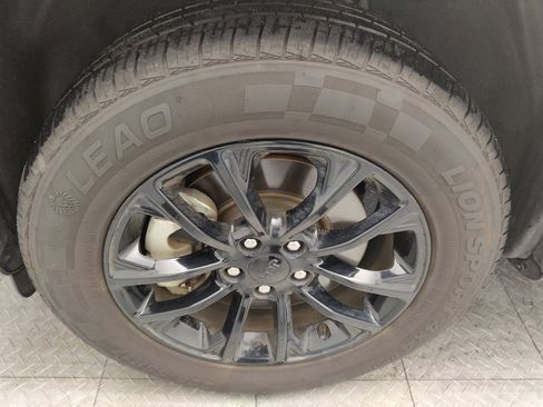 Used 2023 Jeep Cherokee Altitude Lux image 31