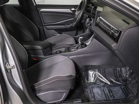 Used 2025 Volkswagen Jetta Sport FWD image 44