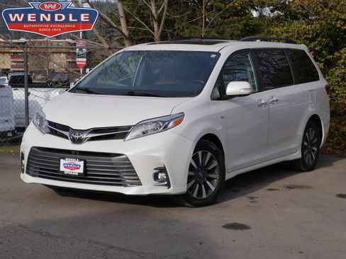 Used 2019 Toyota Sienna Limited Premium image 1