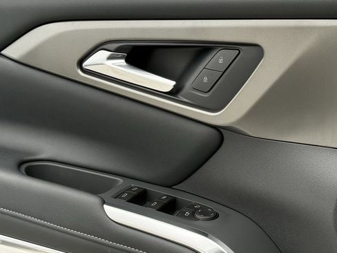 New 2026 Chevrolet Traverse LT FWD image 17