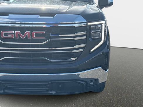 Used 2025 GMC Sierra 1500 SLT AWD/4WD image 9