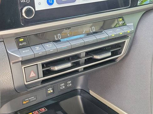 Used 2025 Toyota Camry LE FWD image 28