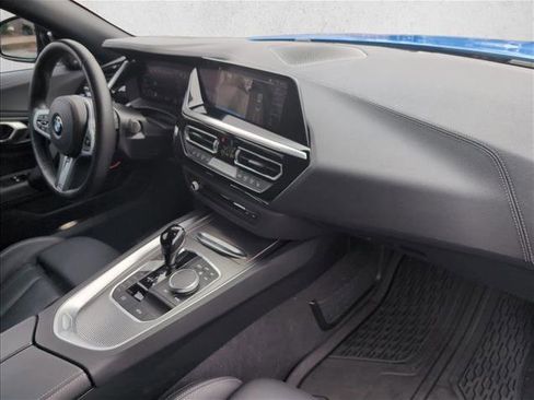 Used 2022 BMW Z4 M40i w/ Premium Package image 17