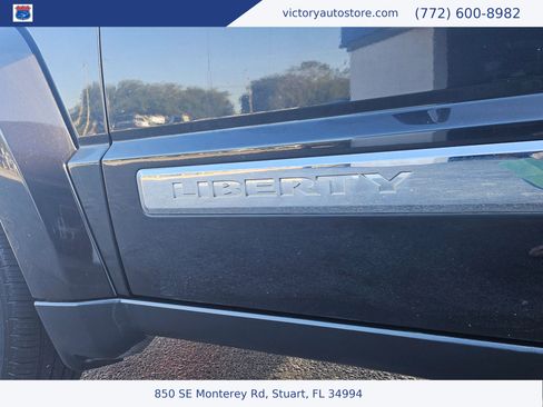 Used 2011 Jeep Liberty Limited w/ Comfort/Convenience Group image 8