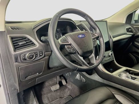 Certified 2023 Ford Edge SEL w/ Convenience Package AWD/4WD image 9
